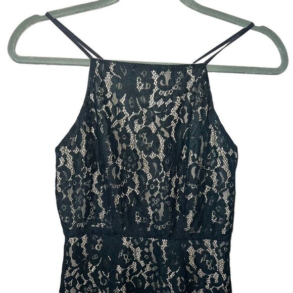Elegant Black Lace Halter Dress - Picture 3 of 11